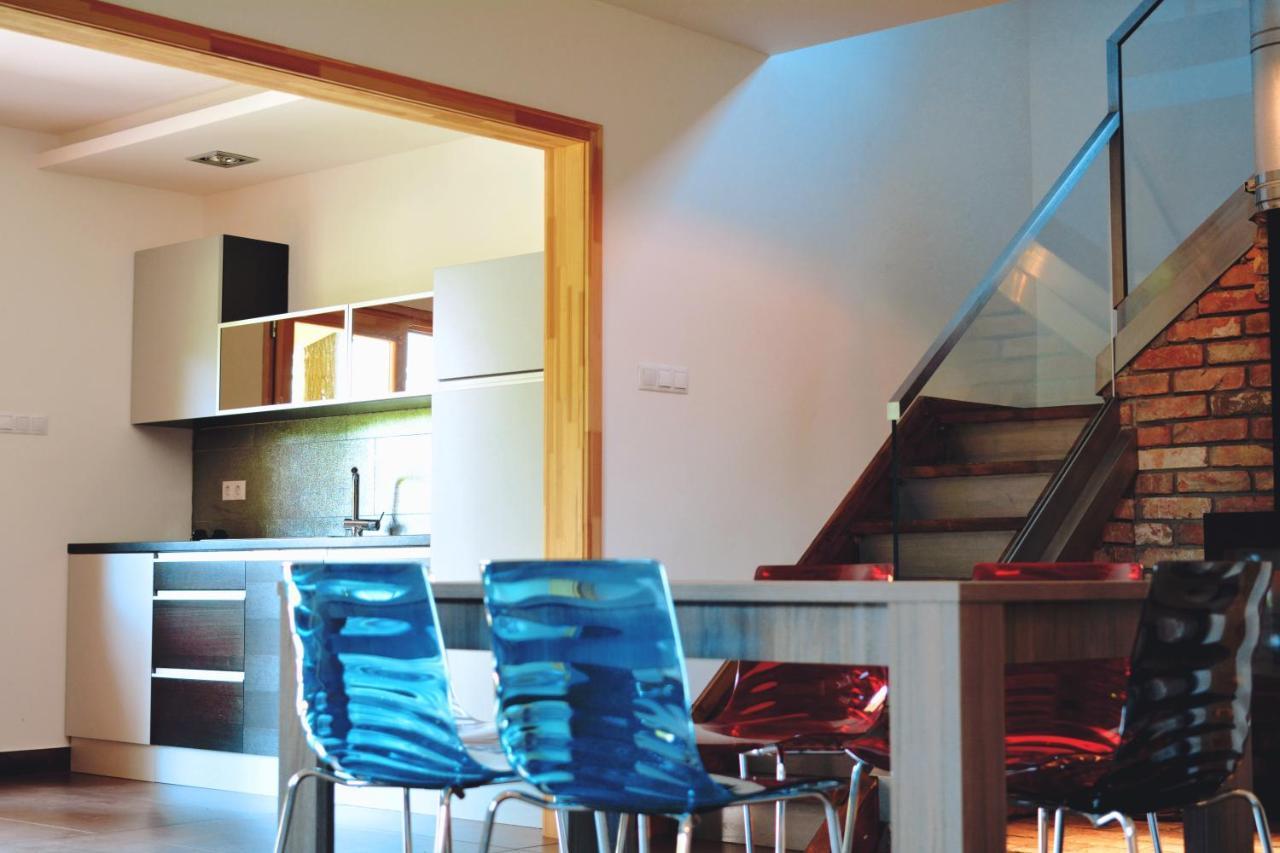Matko Airport Es Elmenykoezpont Bed & Breakfast Екстериор снимка