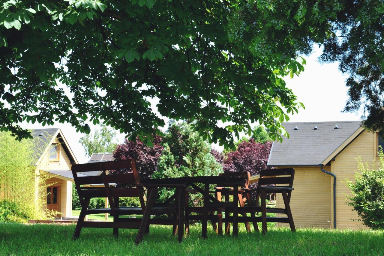 Matko Airport Es Elmenykoezpont Bed & Breakfast Екстериор снимка